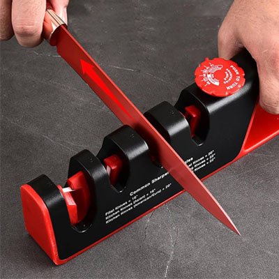 Aiguiseur couteau noir et rouge