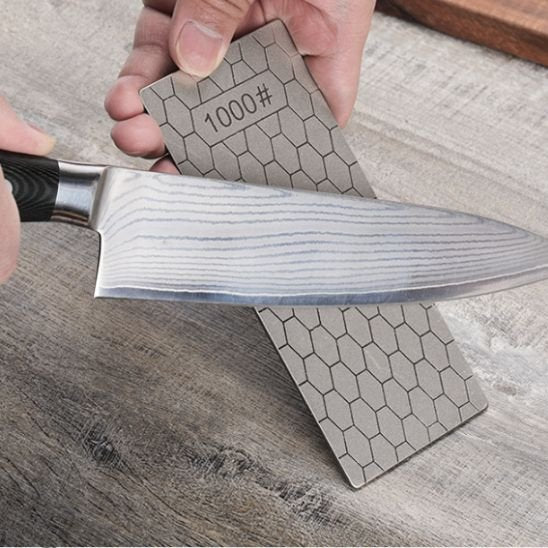 Aiguiseur de couteaux avec plaque diamantée 