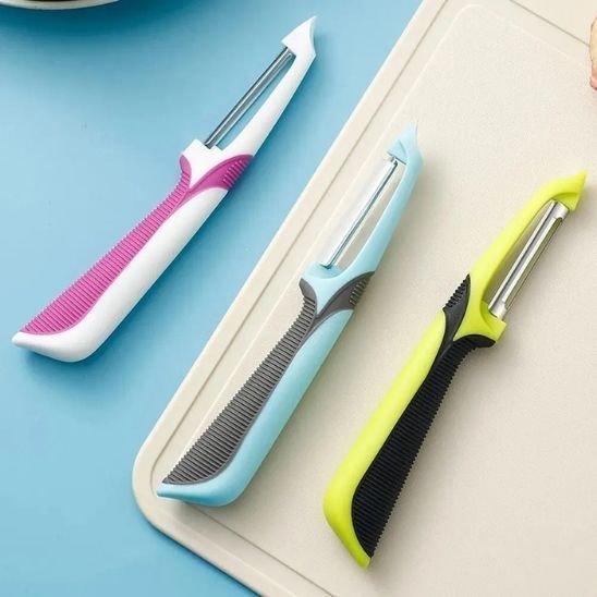 Eplucheur legume en trois couleurs rafraichissantes