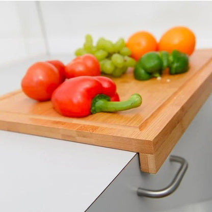 Légumes sur planche à découper bois