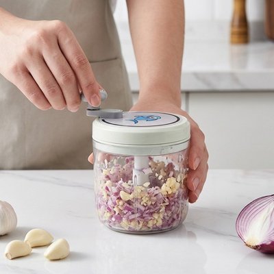 Mini hachoir manuel compact et pratique
