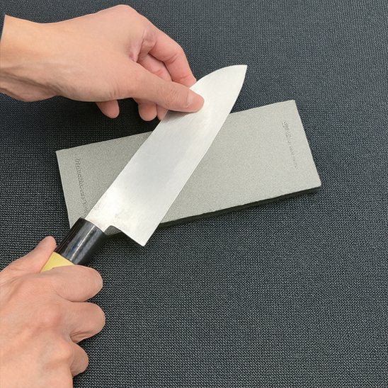 Pierre a aiguiser en action