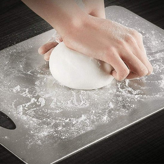 Planche à découper aspect métallique