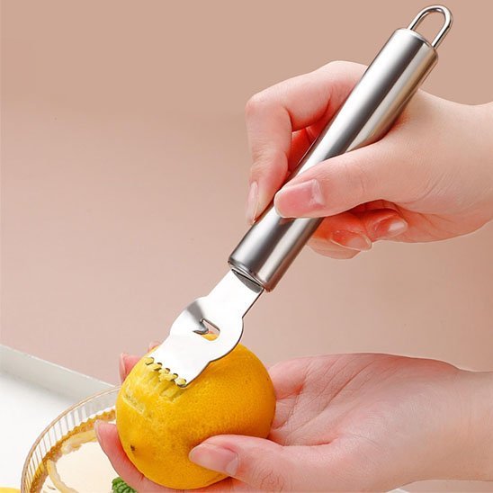 Zesteur à petits trous pour zestes très fins en inox